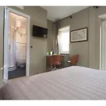 Alex\'S Guest House